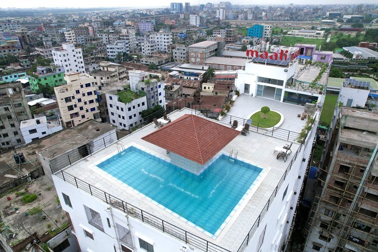 Rooftop Pool Garden